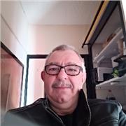 Cours de guitare facile et très ludique avec relation + amis que prof- élève pours des cours très agréable ( 1 élève par cours)